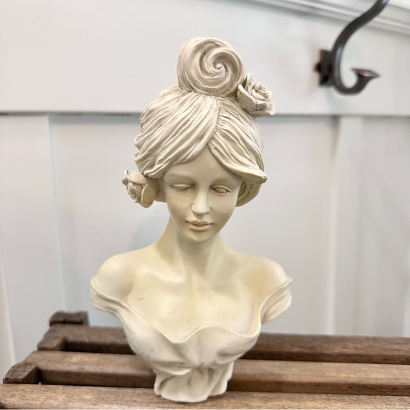 Vintage Lady/Woman Bust Sculpture Statue Figurine Resin Home Decor Art 9” - Picture 4 of 16